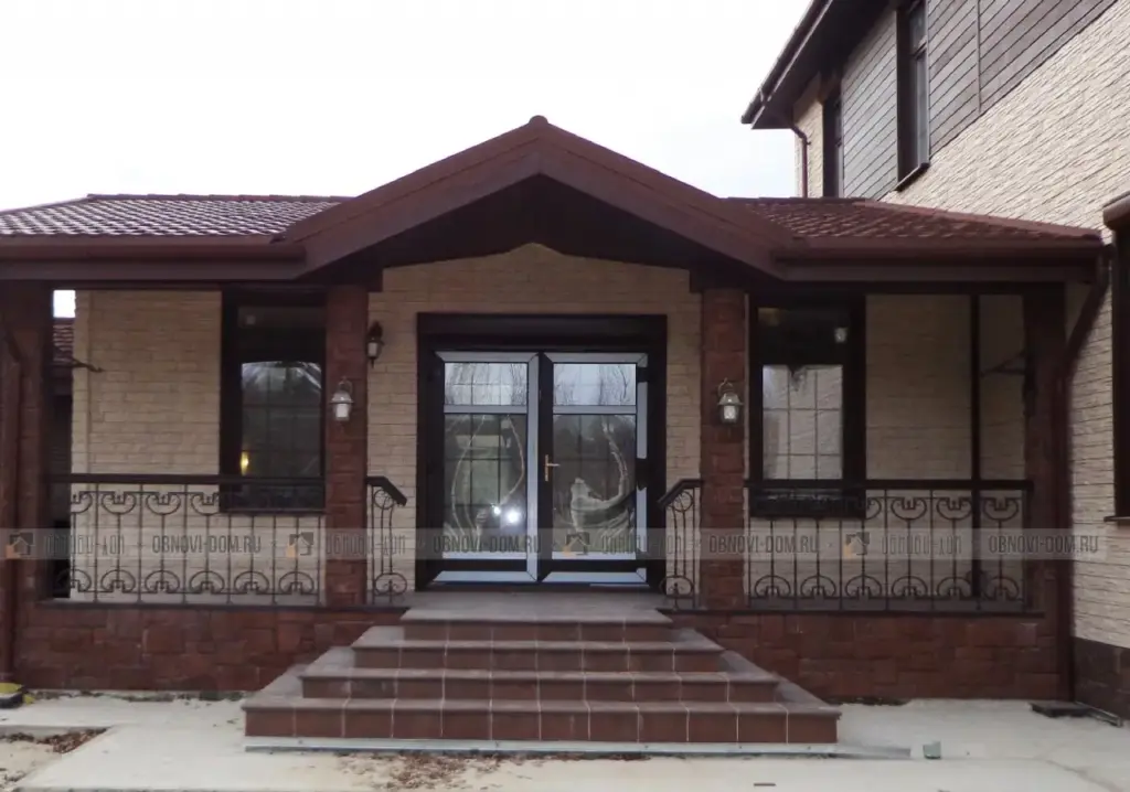 Уличная лестница с плиткой