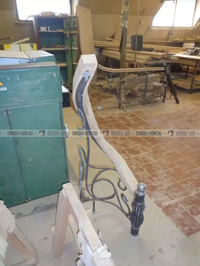 Винтовой поручень