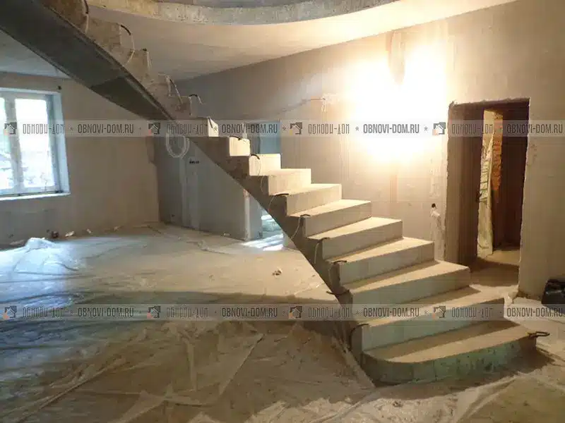 Бетонная винтовая лестница