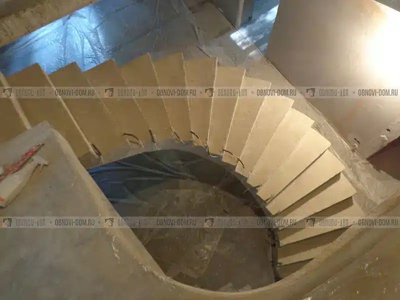 Бетонная винтовая лестница